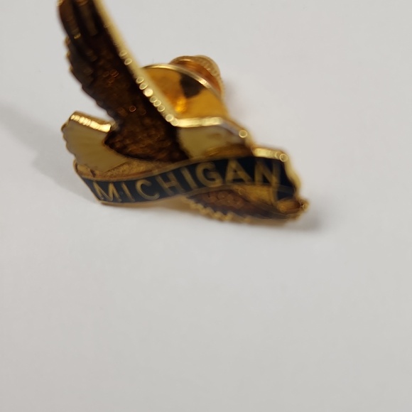 Vintage Michigan Soaring Eagle Enamel Lapel Pin - Picture 3 of 7